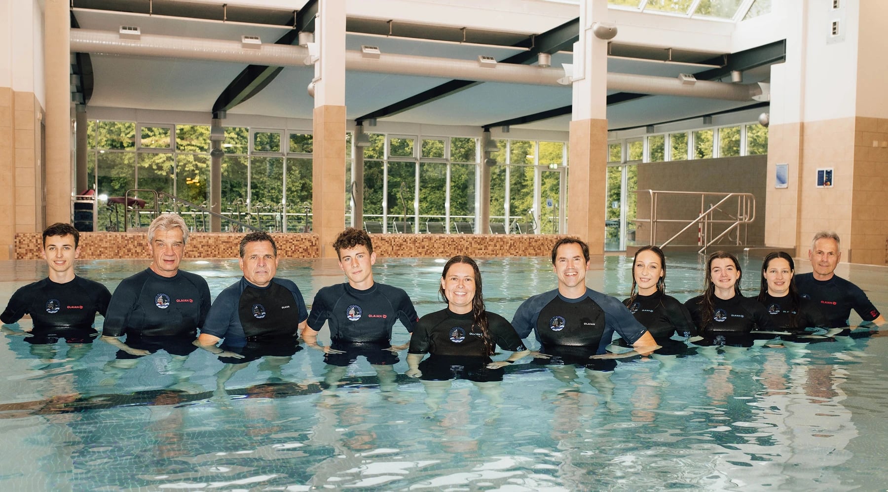 Das Team von Franzis Schwimmschule im Becken der Aquarena Neunkirchen-Seelscheid