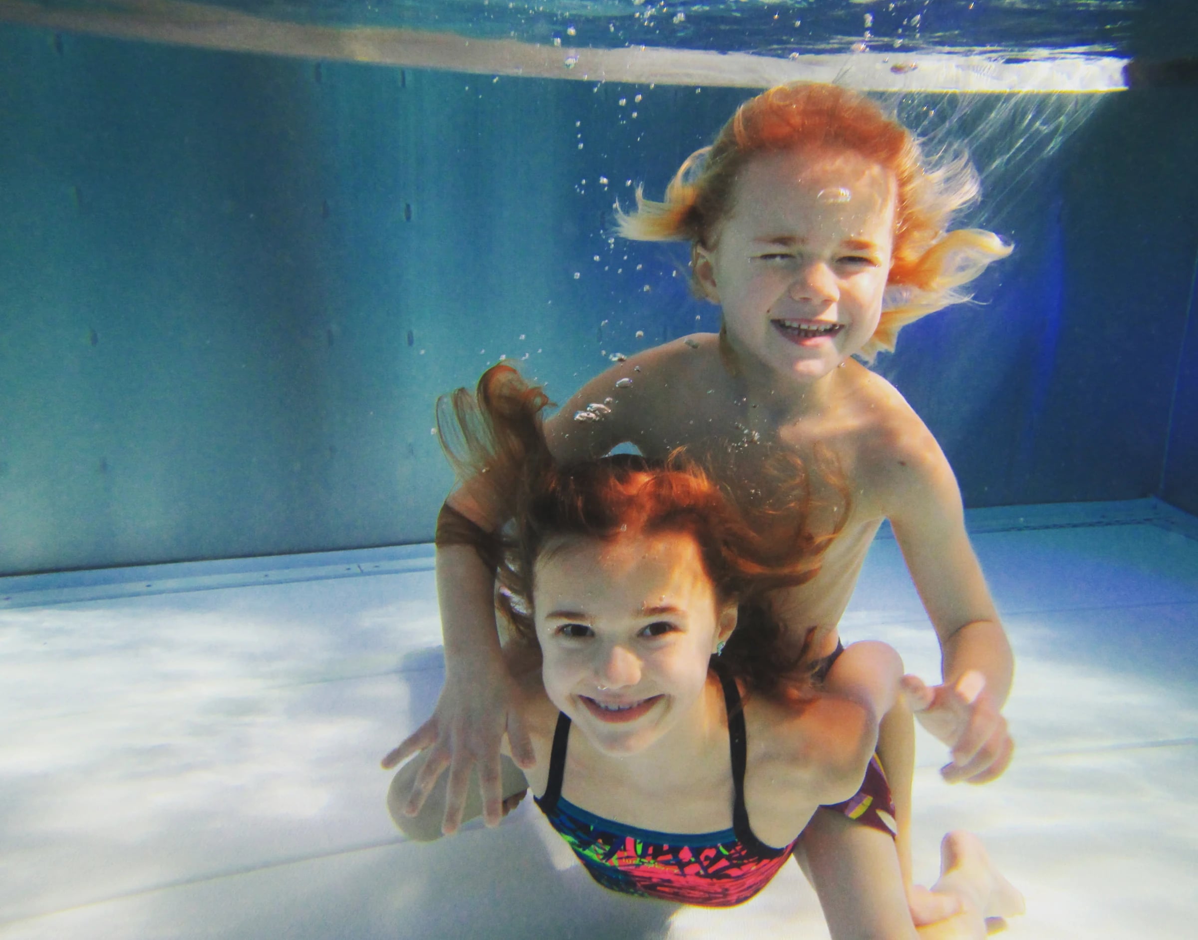 Kinder beim Schwimmen in der Aquarena Neunkirchen-Seelscheid